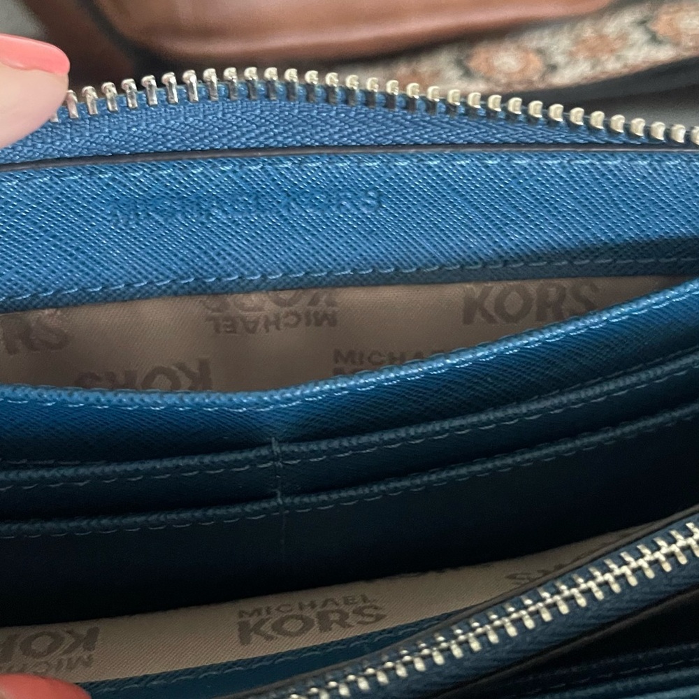 Michael Kors -Blue Leather Wallet large capacity will hold a phone! - Picture 4 of 13